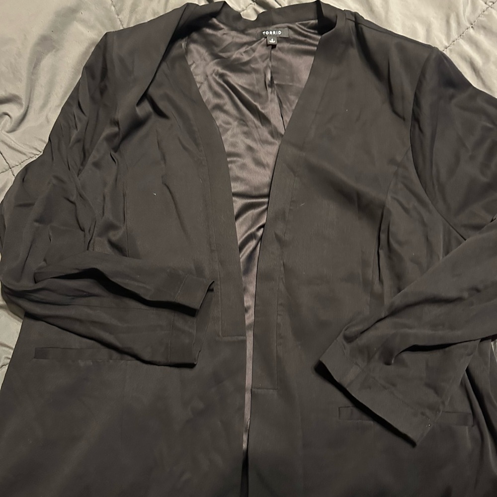 Plus Size Black Lined Blazer - Torrid - Size 4X - Shoulder Padded